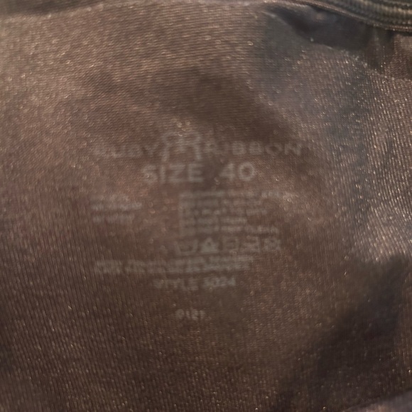 Ruby Ribbon Style 3024 Size 40 - Picture 3 of 3